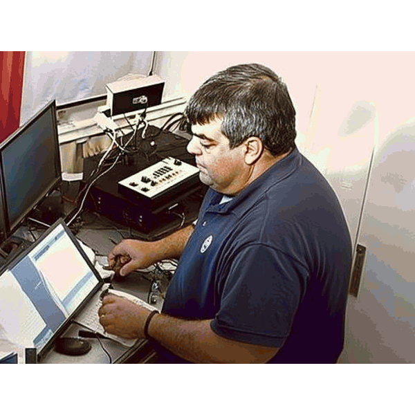 Fast moving images of the interior of a radio studio in upper Austria.
